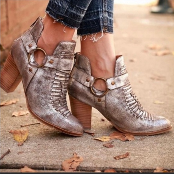 Anthropologie Shoes - Anthropologie Seychelles Leather Impossible Boots